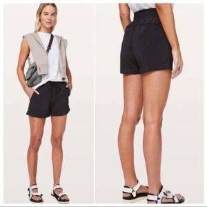 Lululemon spring break away shorts black Sz 12